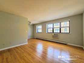 510 W Briar Pl #503 - Photo 1 of 1