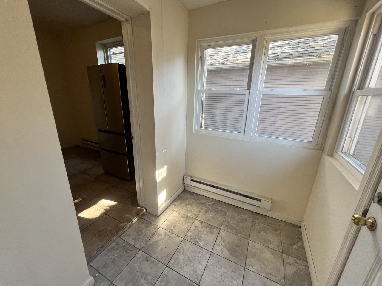 118 E Broad St 1st Fl #3 - Photo 5 of 10