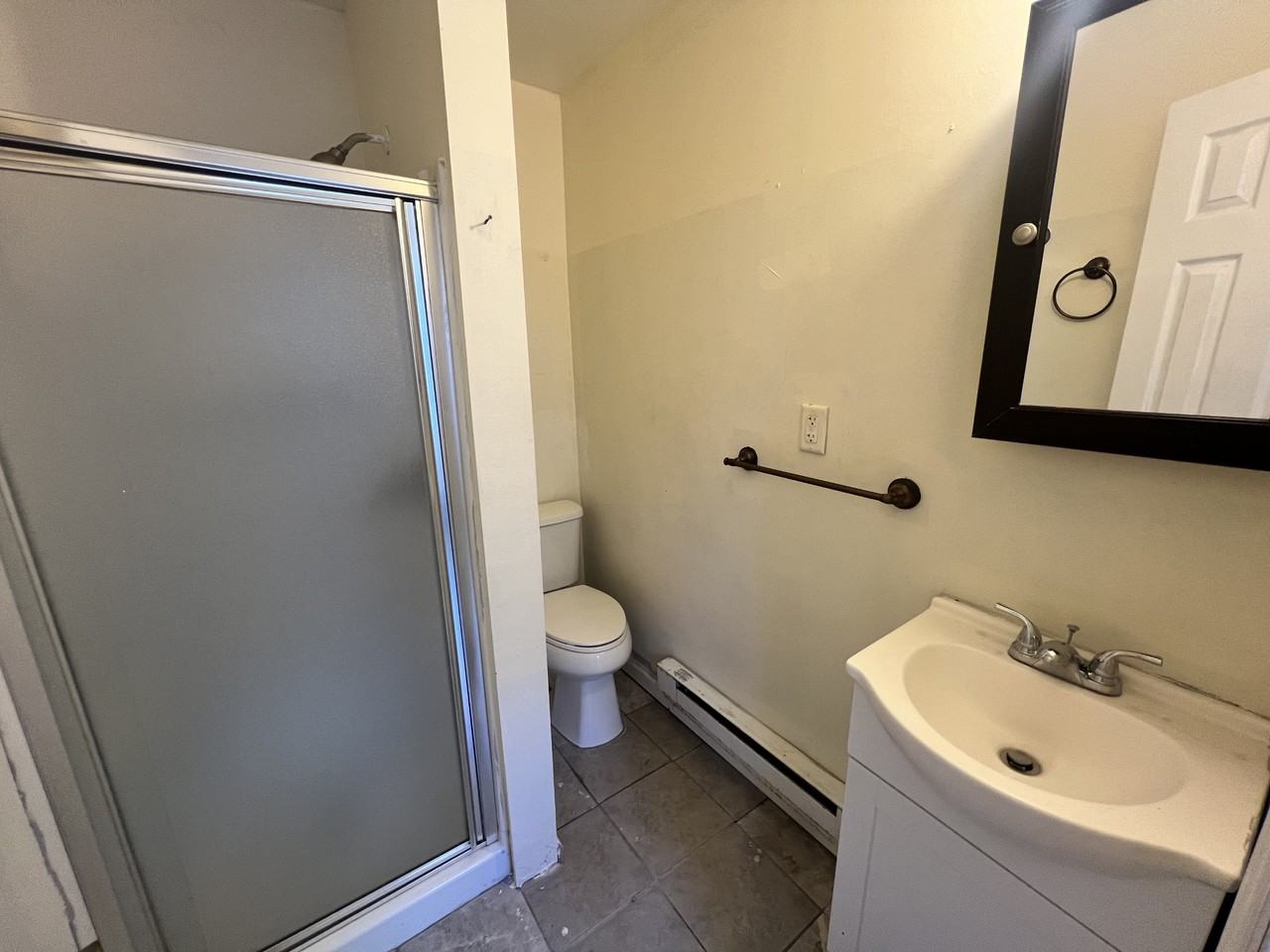 118 E Broad St 1st Fl #3 - Photo 6 of 10