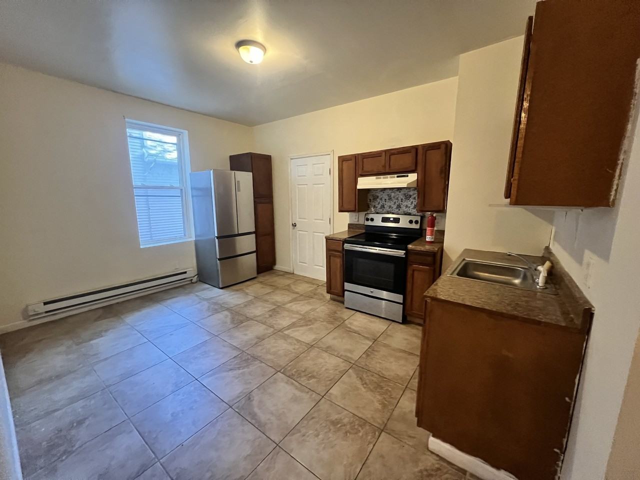 118 E Broad St 1st Fl #3 - Photo 7 of 10