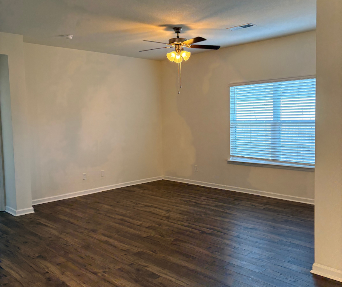 2049 Tournament Dr - Photo 4 of 17