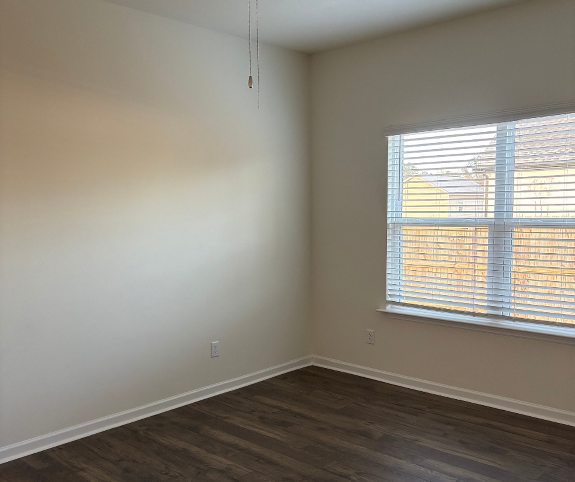 2049 Tournament Dr - Photo 6 of 17