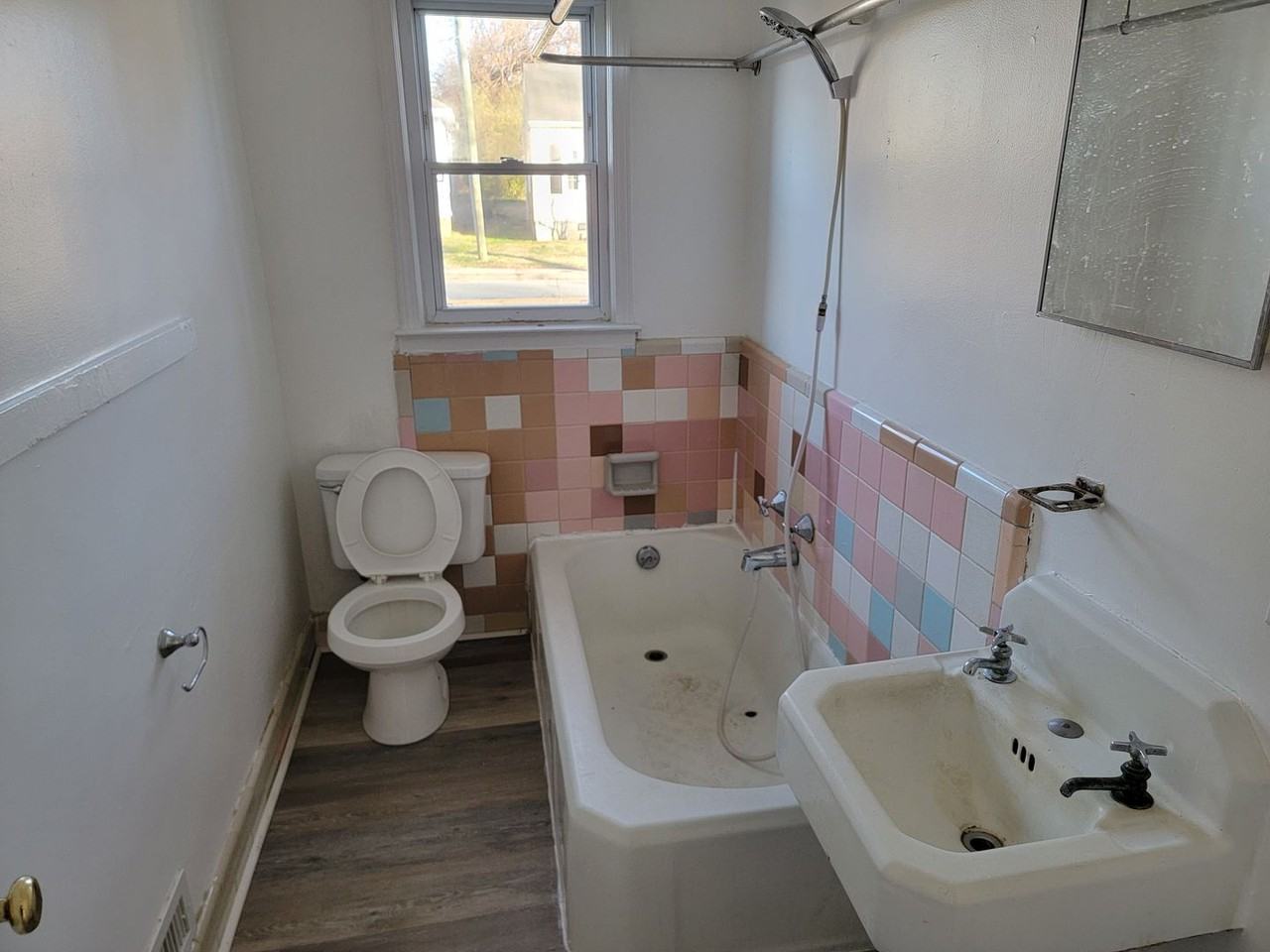 910 Lincoln St - Photo 5 of 8