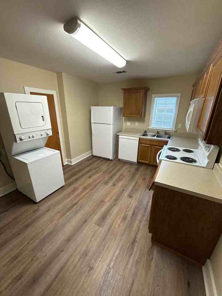 1003 N El Paso Ave - Photo 4 of 10