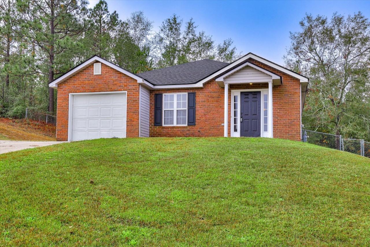 2824 Cranbrook Dr #1 - Photo 2 of 41