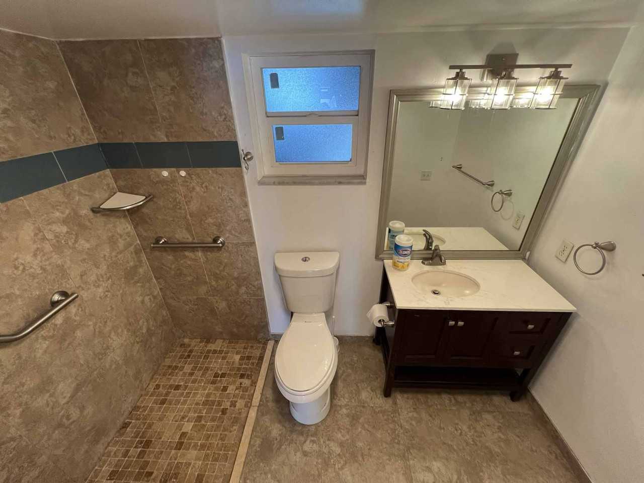 3257 Ne 13th St #302 - Photo 6 of 11