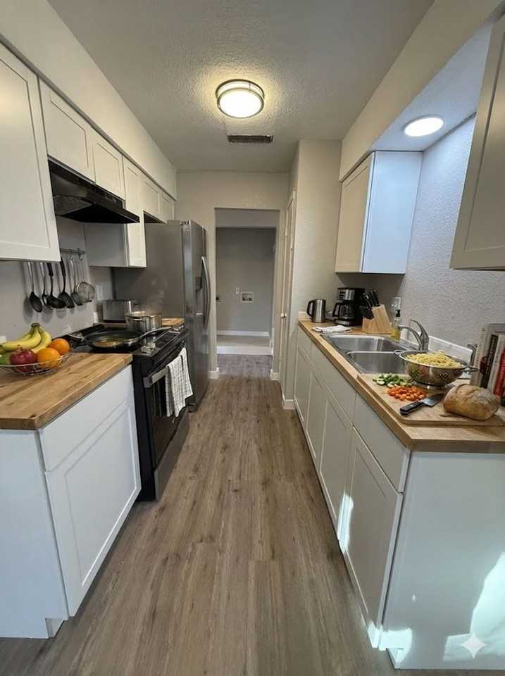 7201 Colony Park Dr - Photo 2 of 7