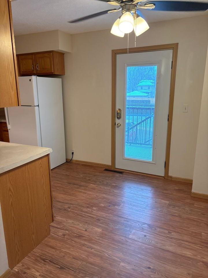 919 N 4th St - Photo 3 of 10