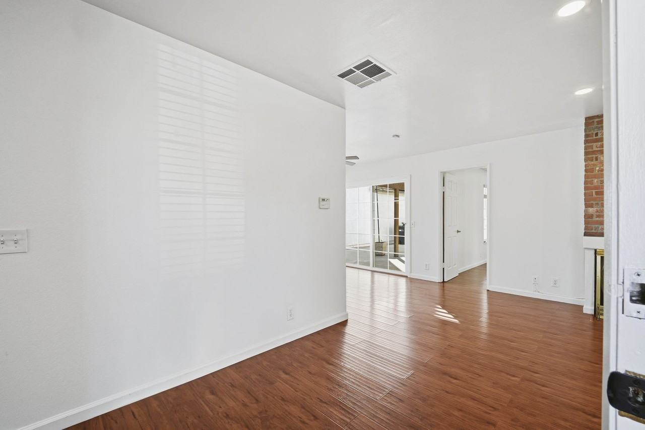 41 Orchard - Photo 3 of 24