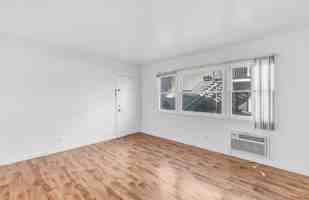 featured image of 6537 Woodley Ave