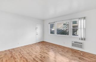 6537-6543 Woodley - Photo 1 of 1