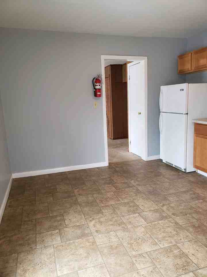 87 1/2 Clinton Ave - Photo 2 of 5