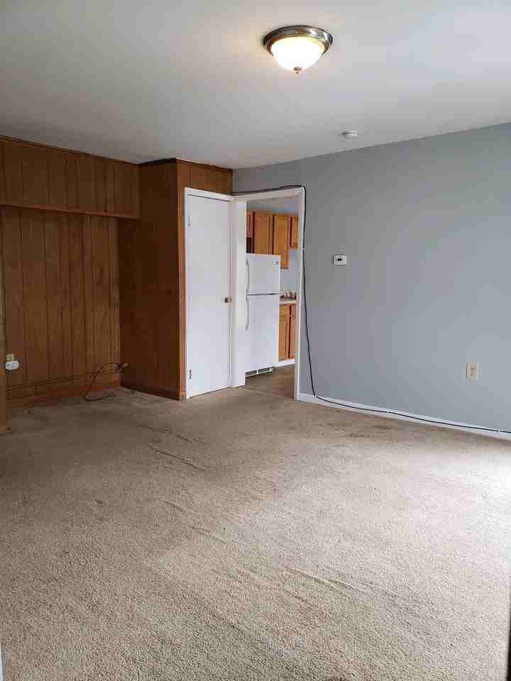 87 1/2 Clinton Ave - Photo 5 of 5