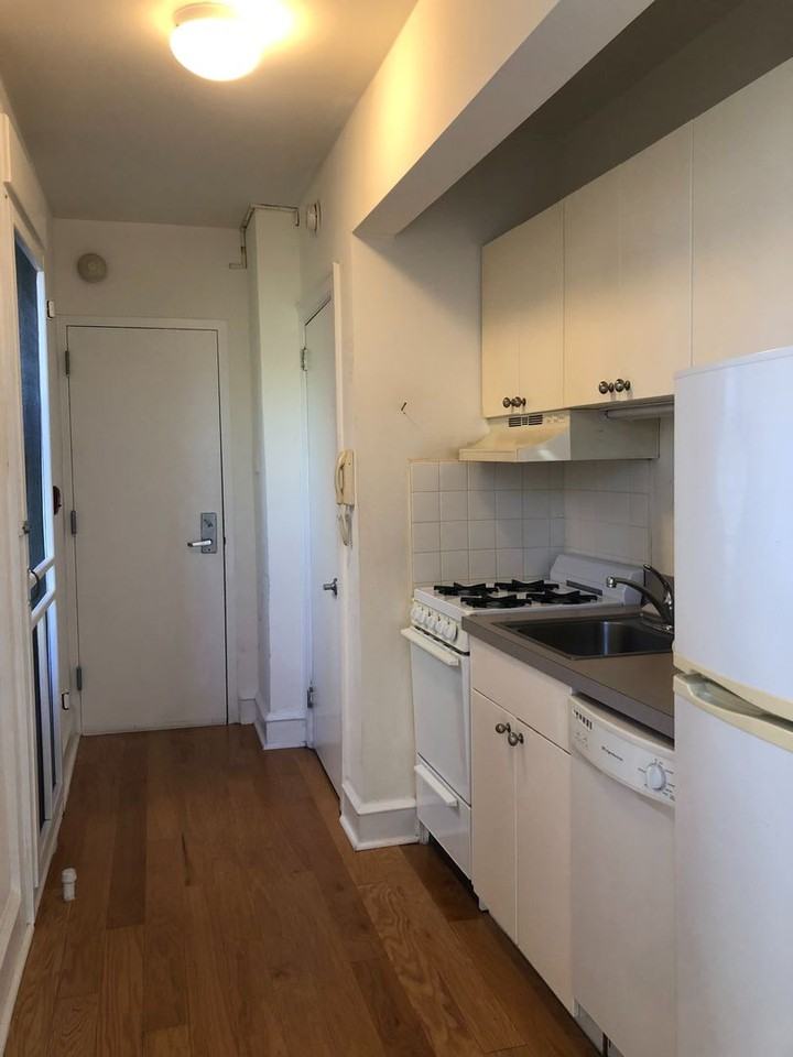 332 S 17th St ## 34 - Photo 2 of 6