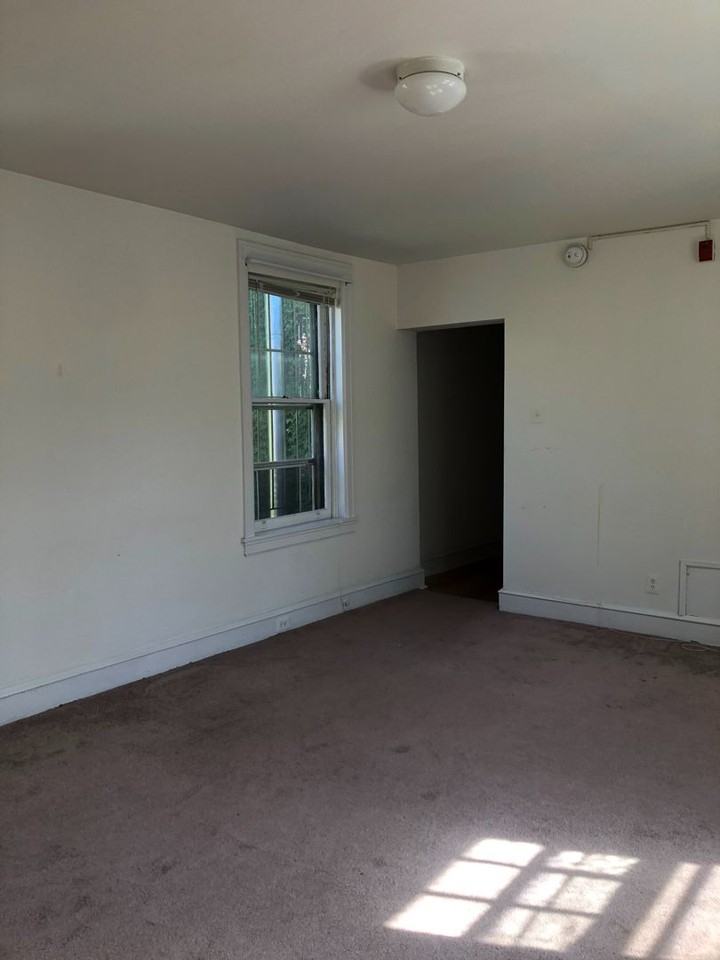 332 S 17th St ## 34 - Photo 5 of 6