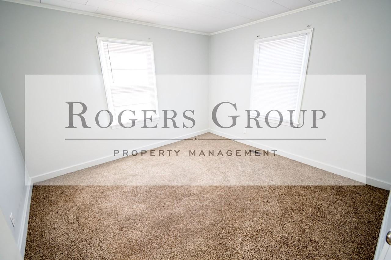 881 Coble Blvd - Photo 2 of 9