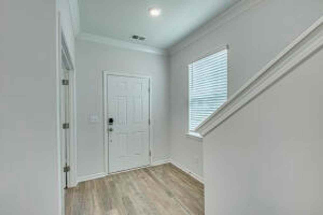 1923 Sweetfern Rd - Photo 7 of 41