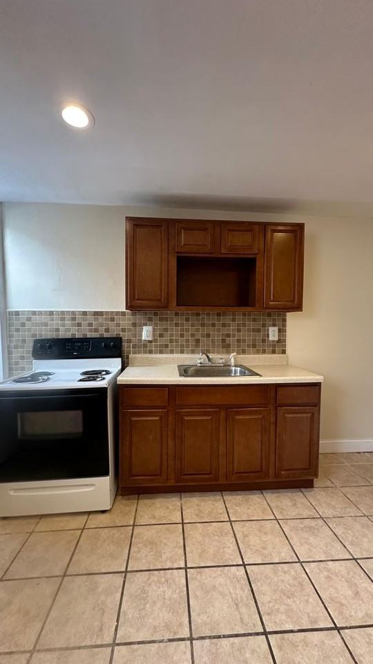 5571 Blakemore St - Photo 7 of 16