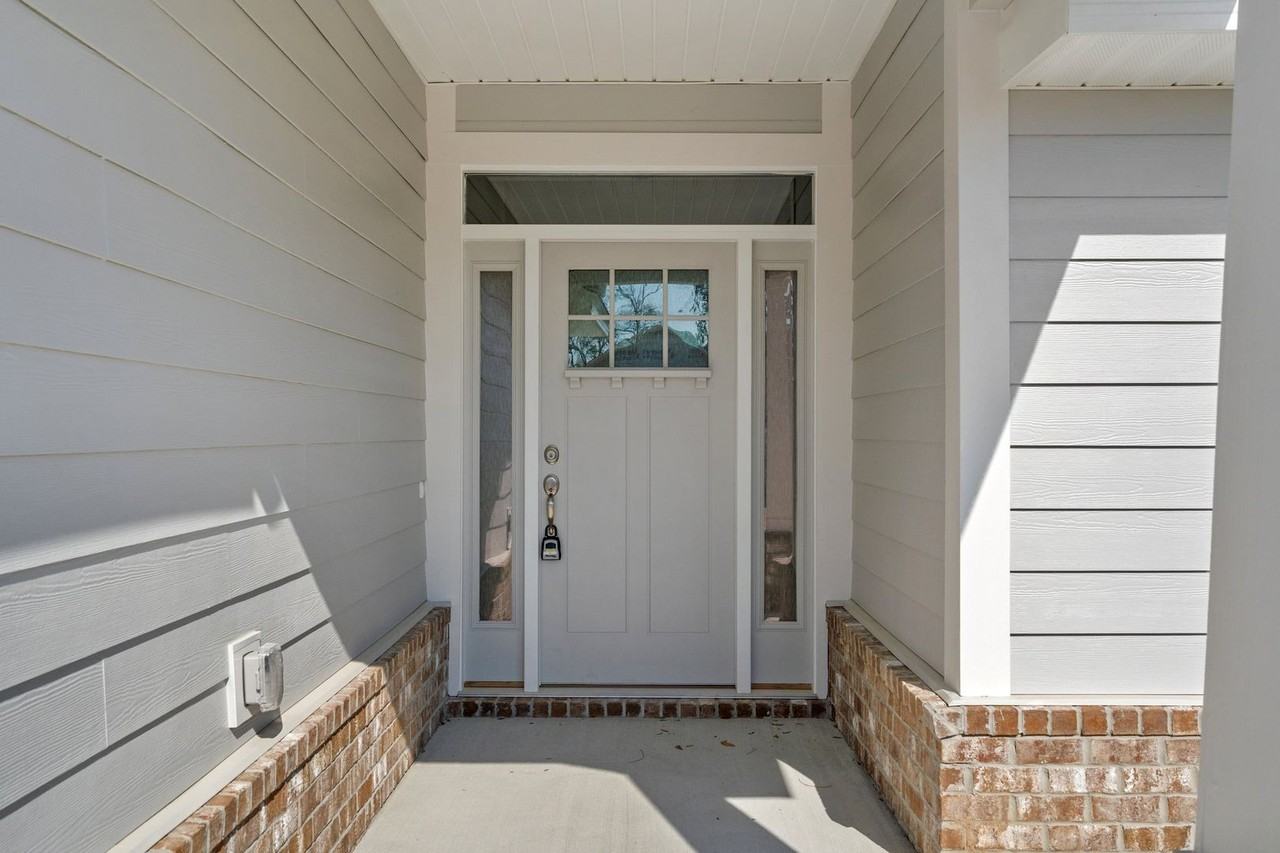 571 Riverwalk Cir - Photo 3 of 37