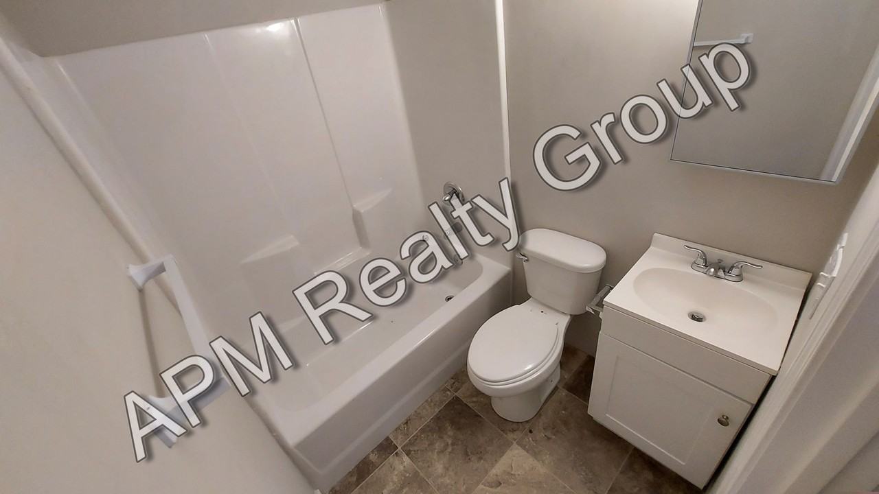 1210 King St - Photo 4 of 17