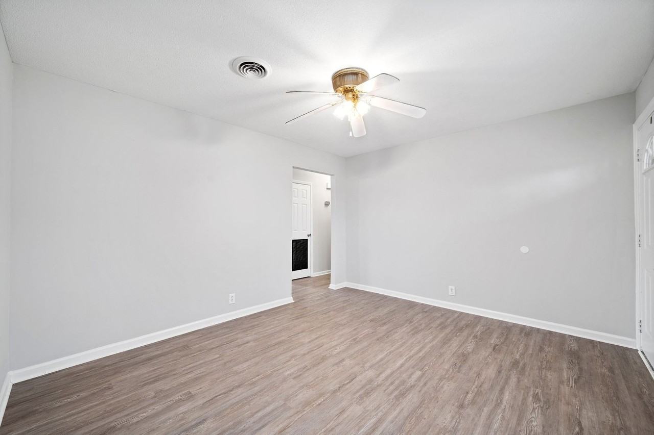 101 Gail St - Photo 4 of 21