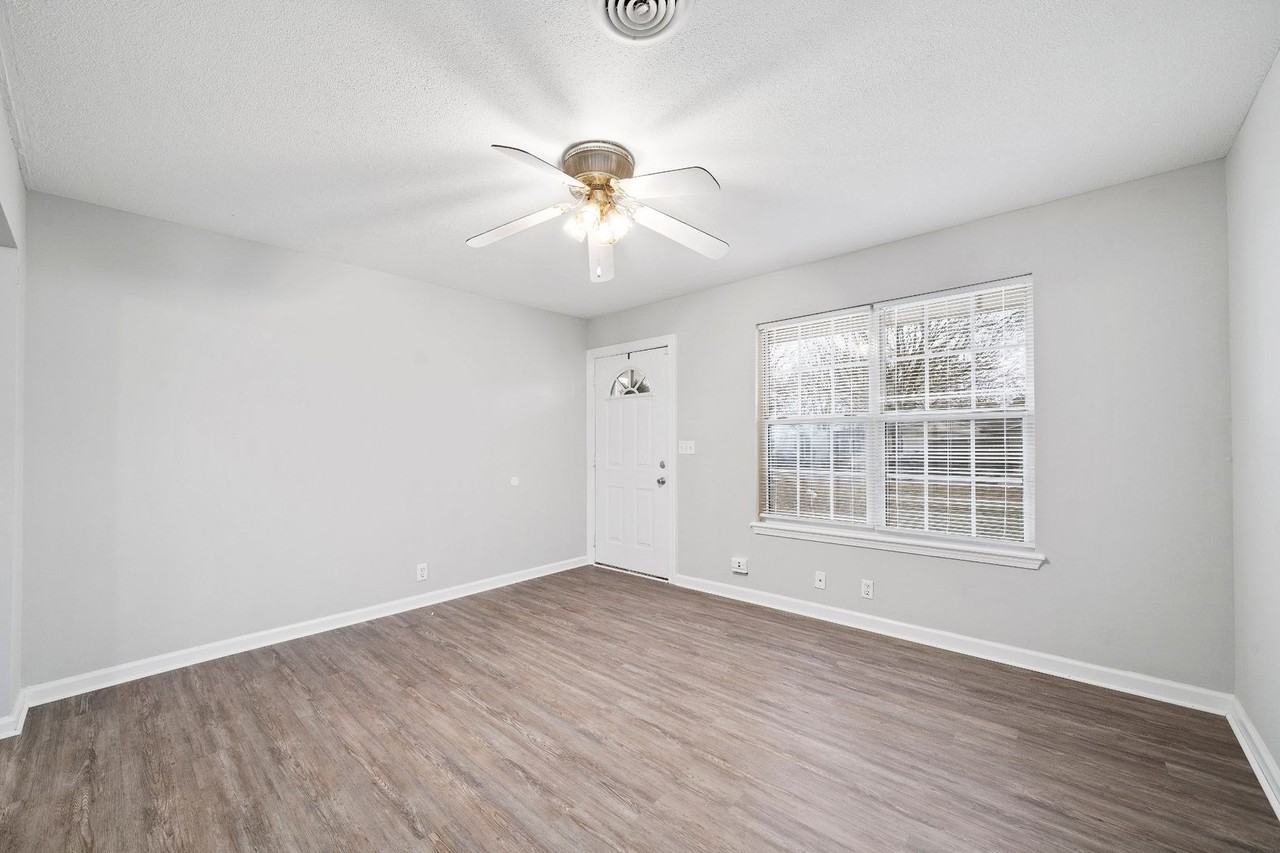 101 Gail St - Photo 6 of 21