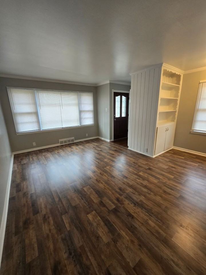 245 N Routiers Ave - Photo 5 of 22