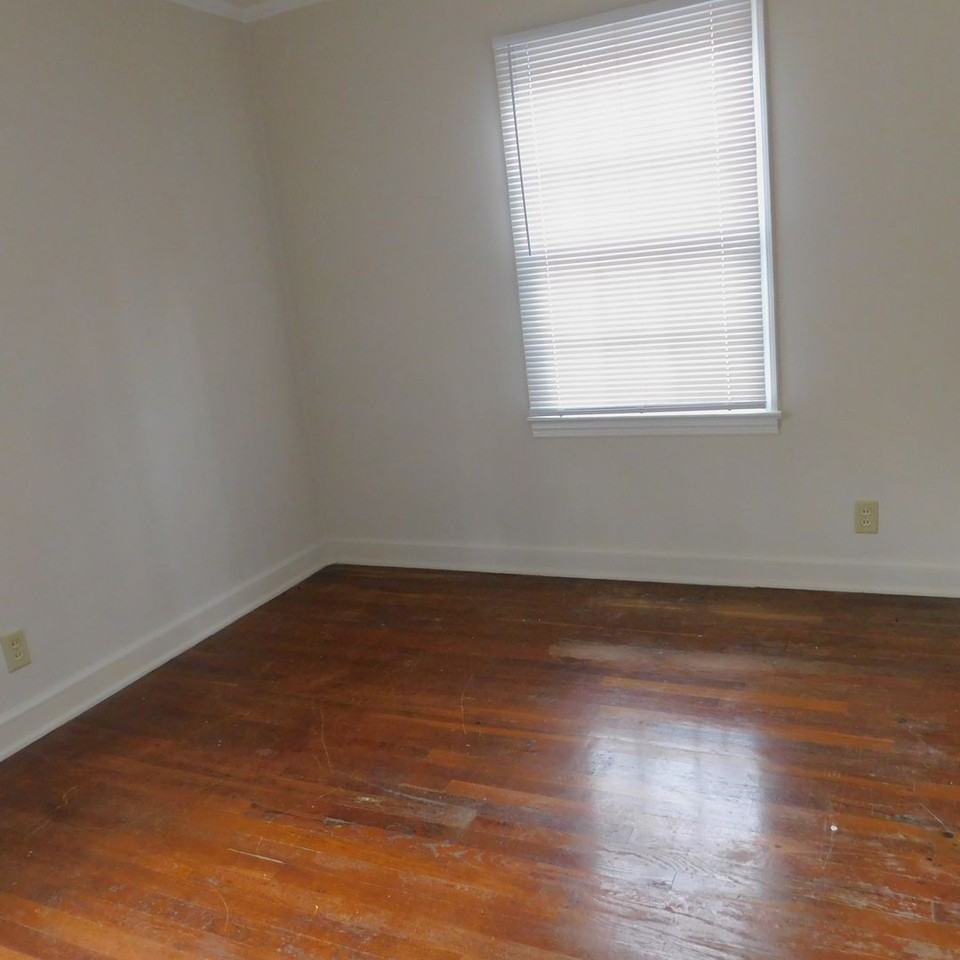 205 Martin St - Photo 6 of 9