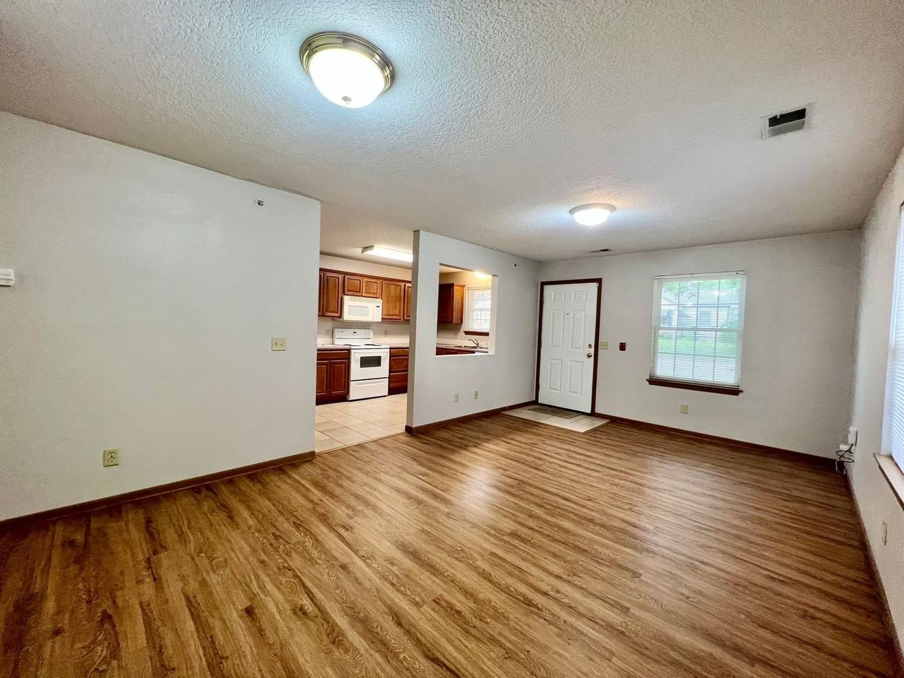 1105 Ratone St #4 - Photo 4 of 12