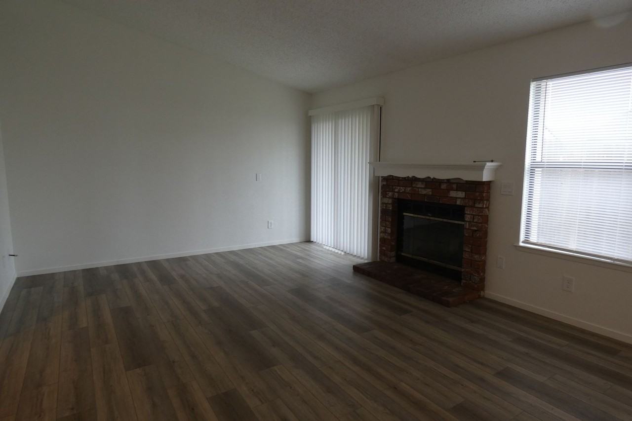 129 Cedar Rd - Photo 2 of 7