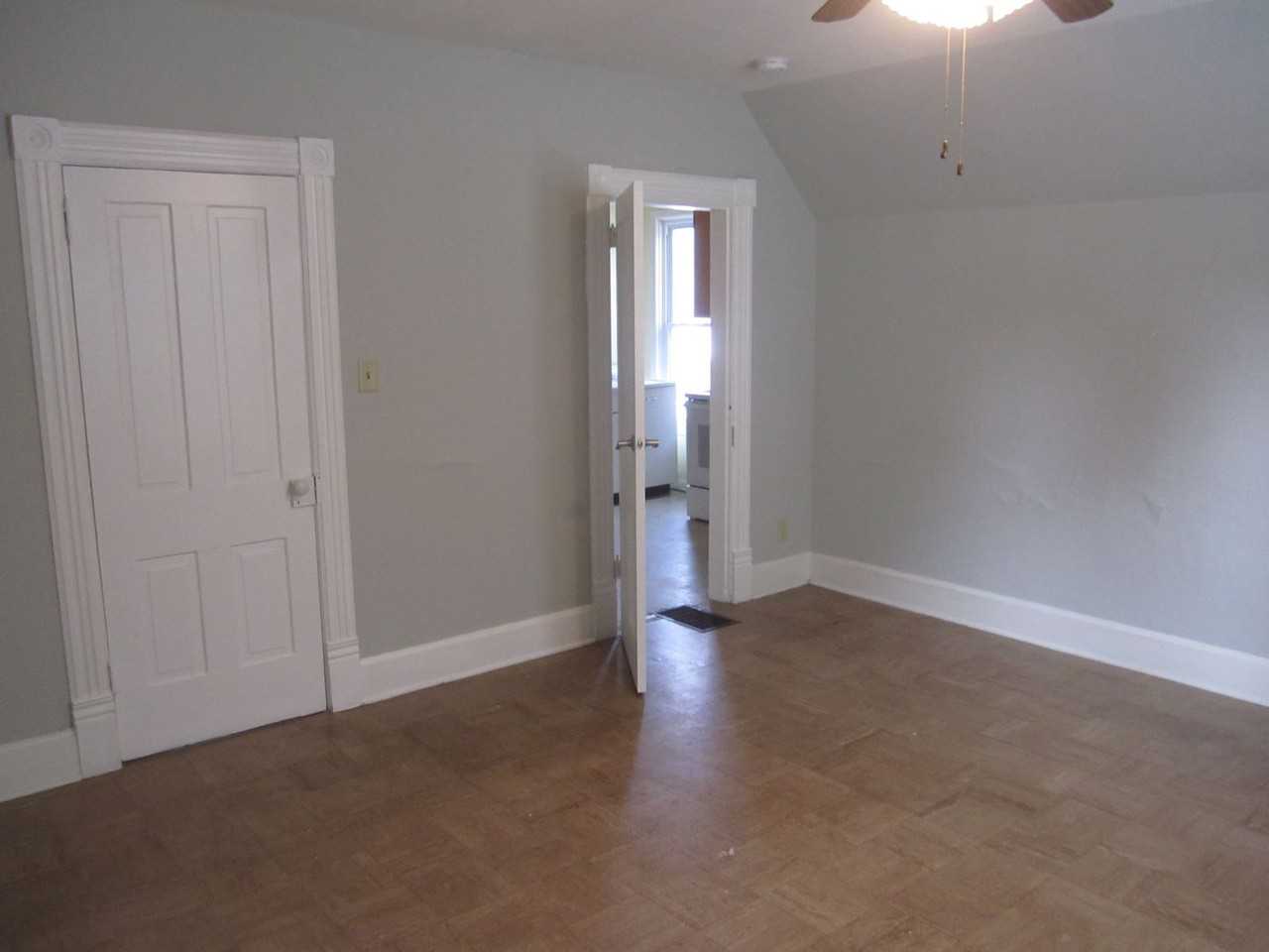 218 N 4th St - Photo 2 of 14