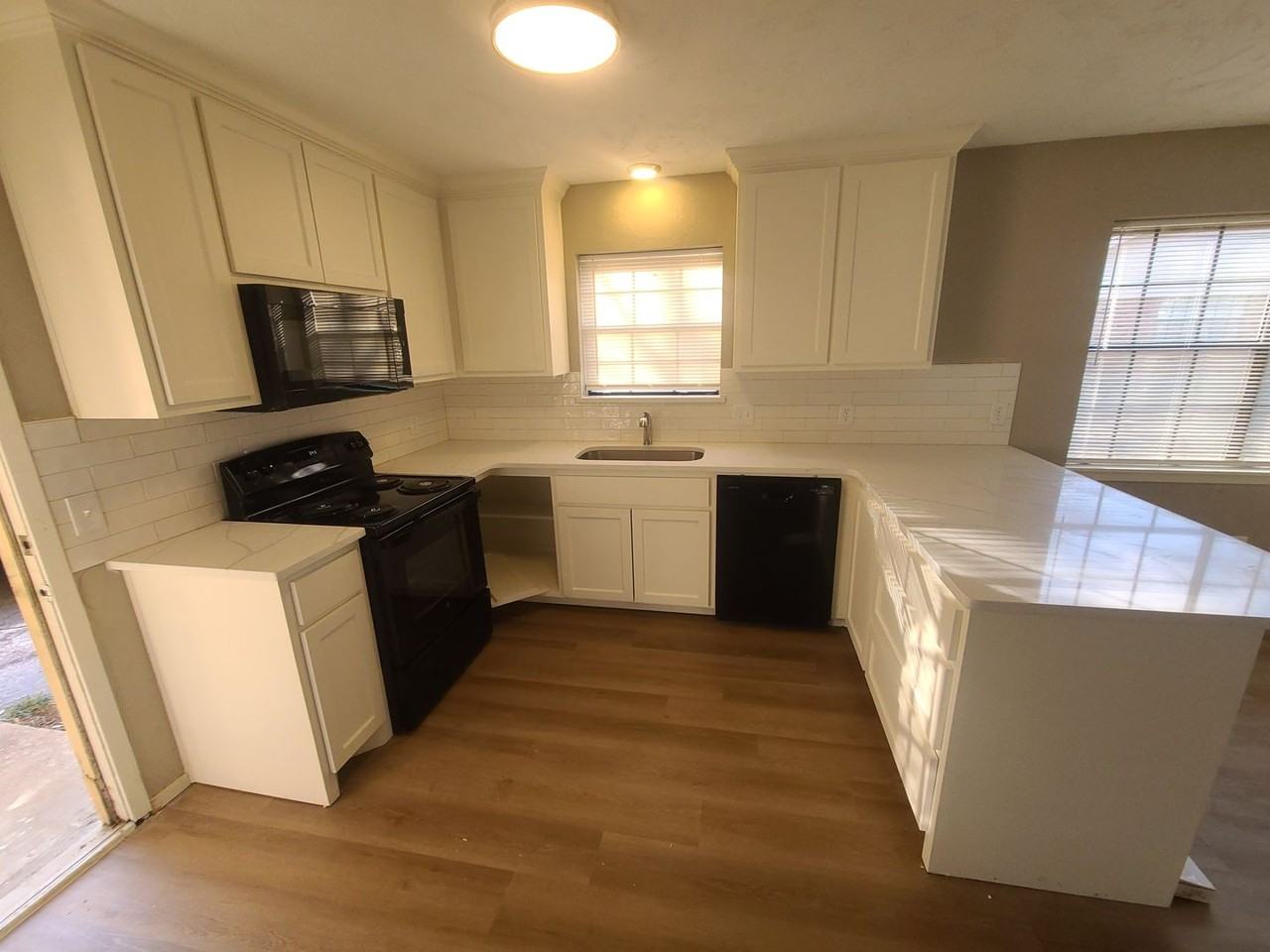 120 Jester Cir - Photo 2 of 13