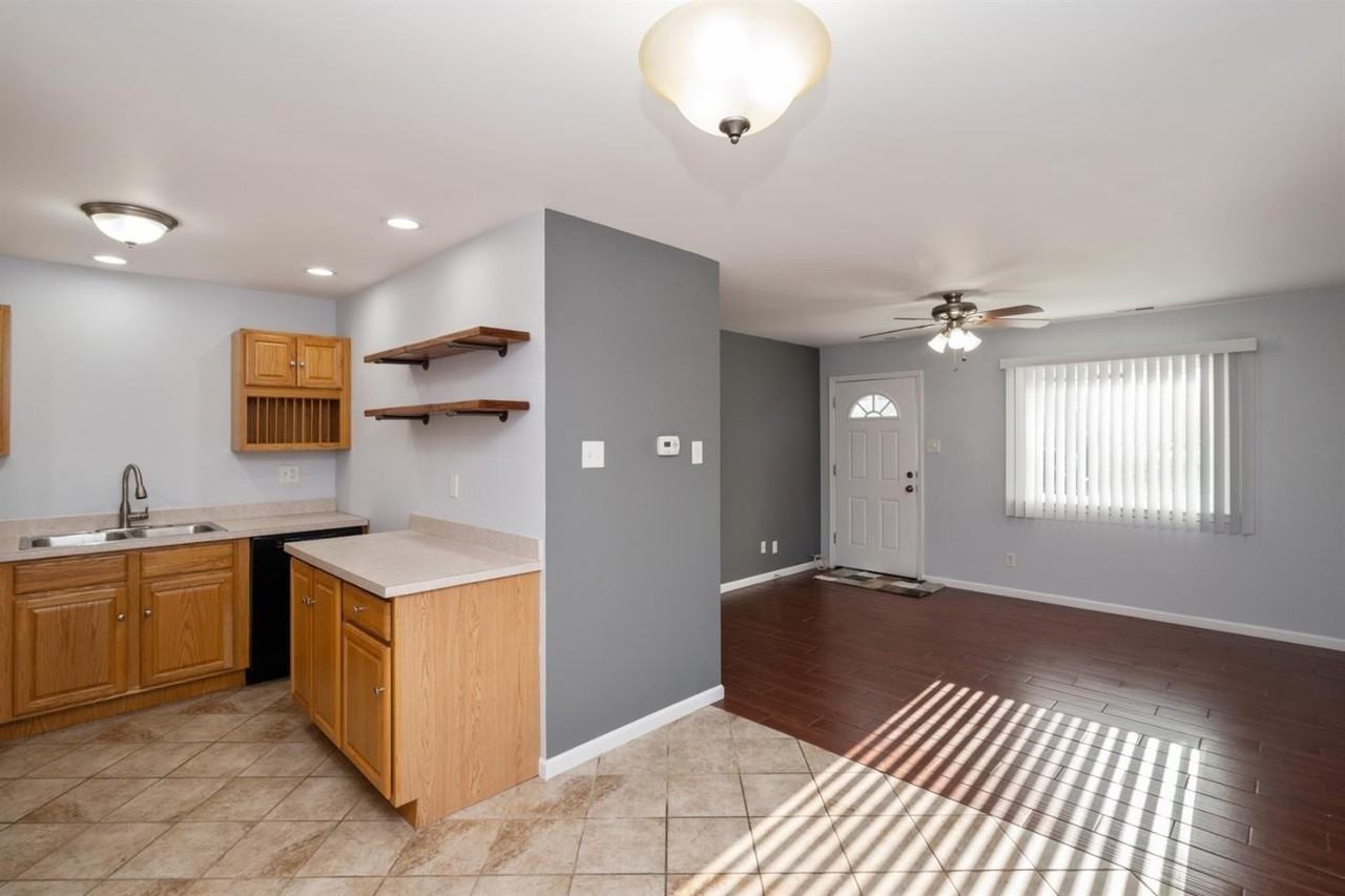 4095 Howard St - Photo 6 of 11