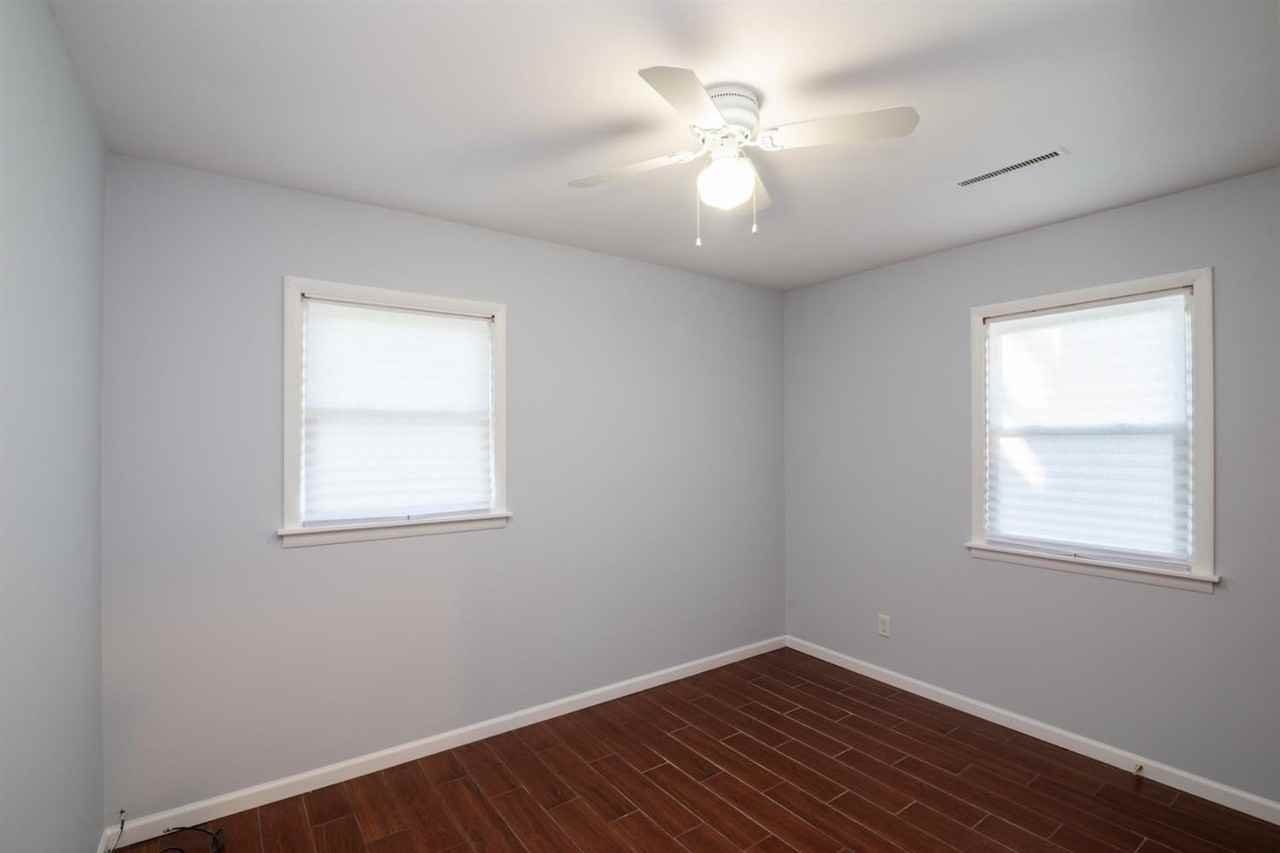 4095 Howard St - Photo 7 of 11