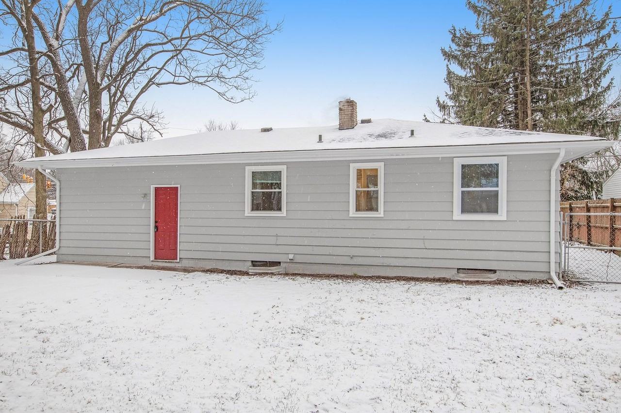 2303 Humphrey St - Photo 5 of 21