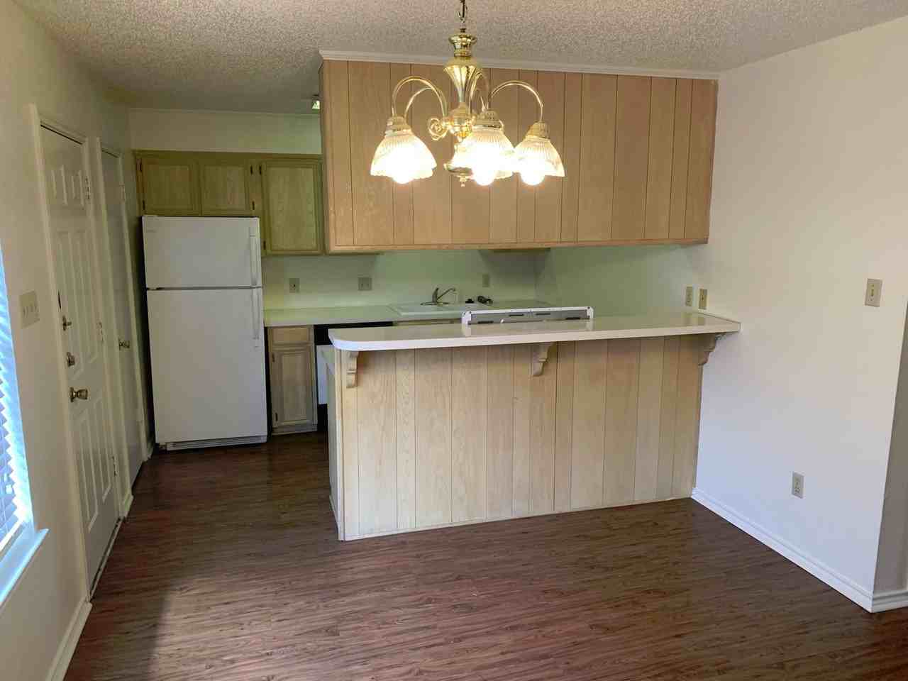 9112 Woodgate Cir E - Photo 2 of 10