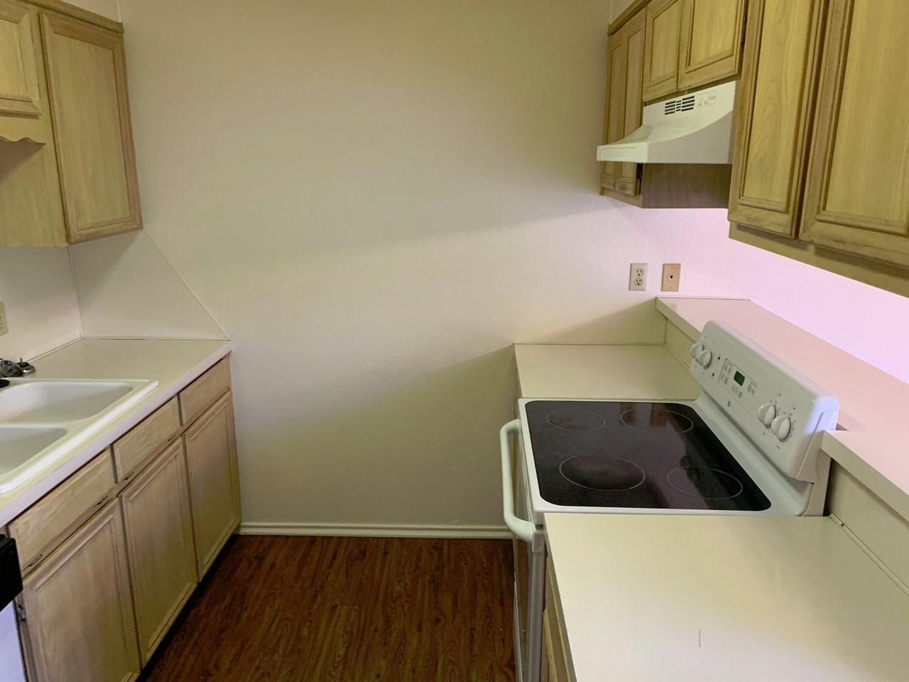 9112 Woodgate Cir E - Photo 4 of 10