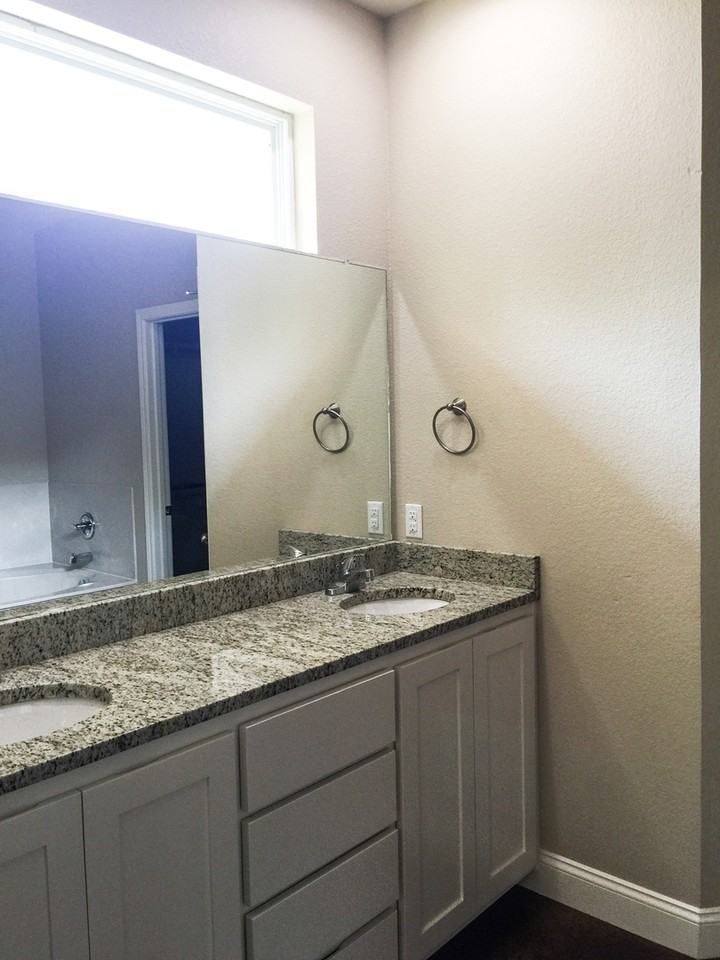 2927 Savannah Ct - Photo 4 of 10