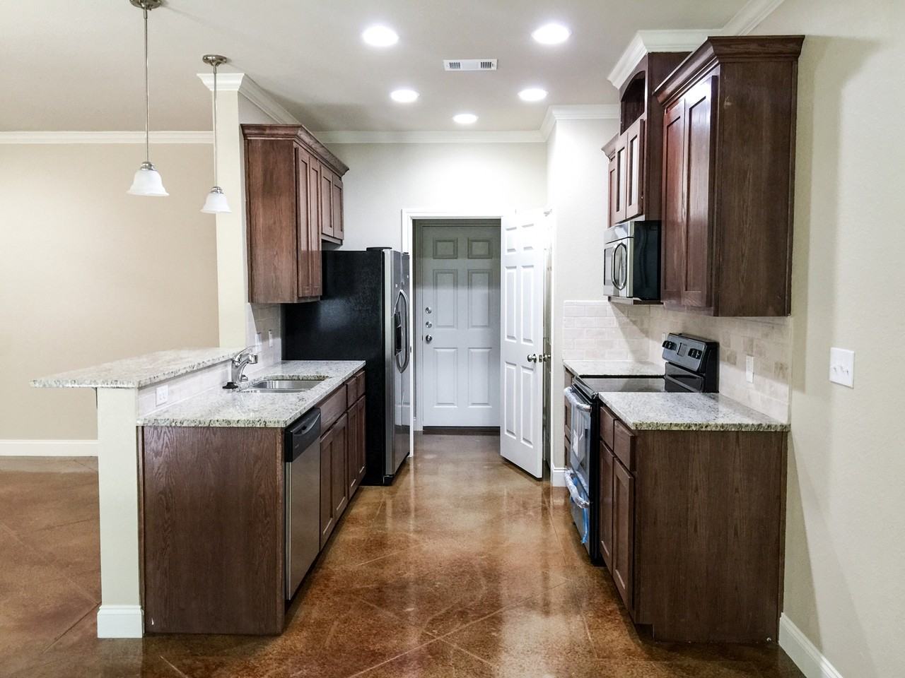 2927 Savannah Ct - Photo 7 of 10