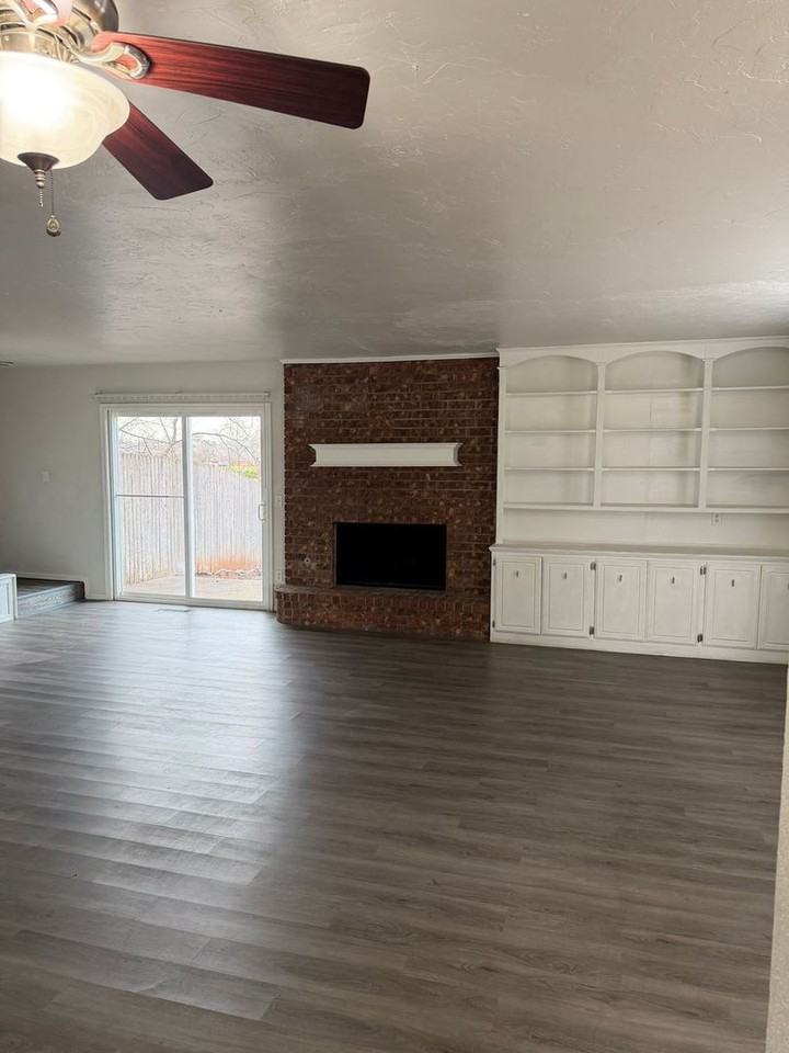 6017 Gaelic Glen Dr - Photo 4 of 23