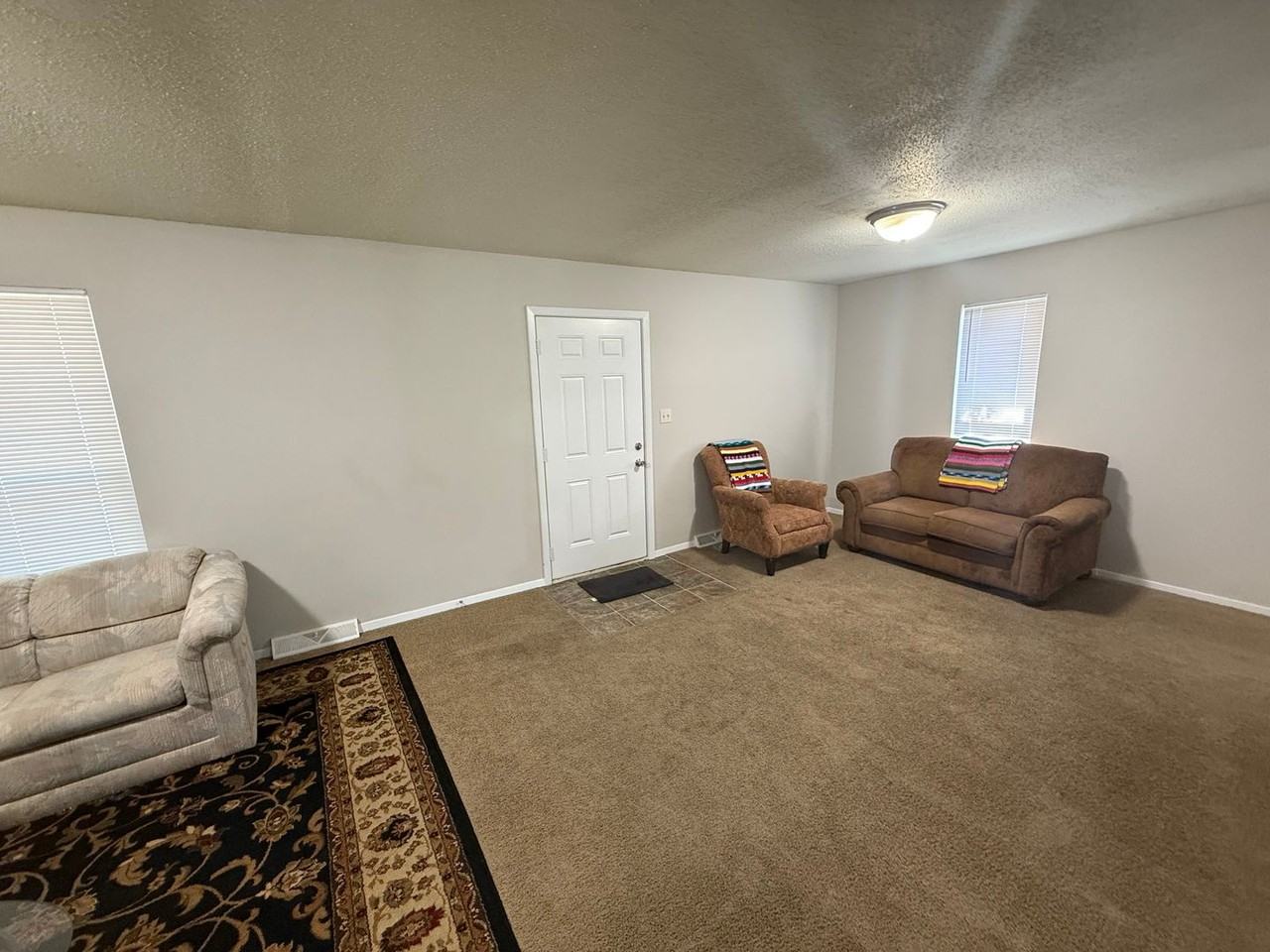 205 Wheaton Ct - Photo 5 of 27