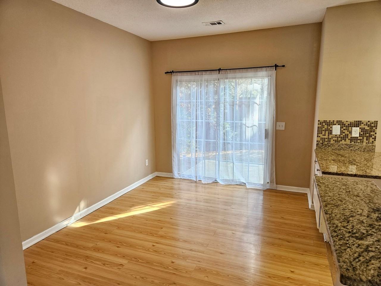 2784 Terrell Trace Dr - Photo 4 of 14