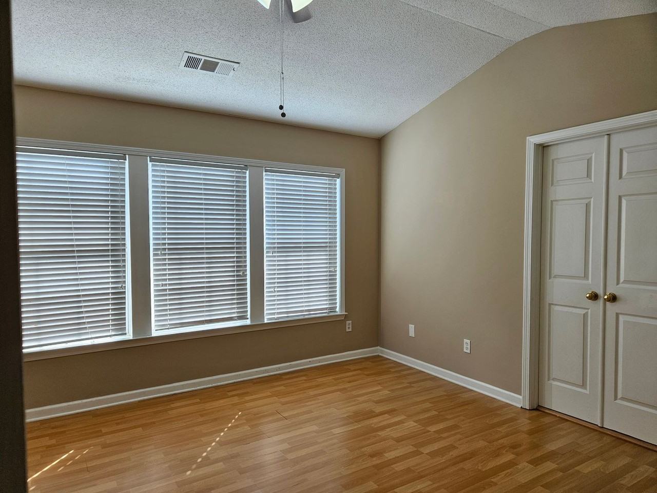 2784 Terrell Trace Dr - Photo 7 of 14