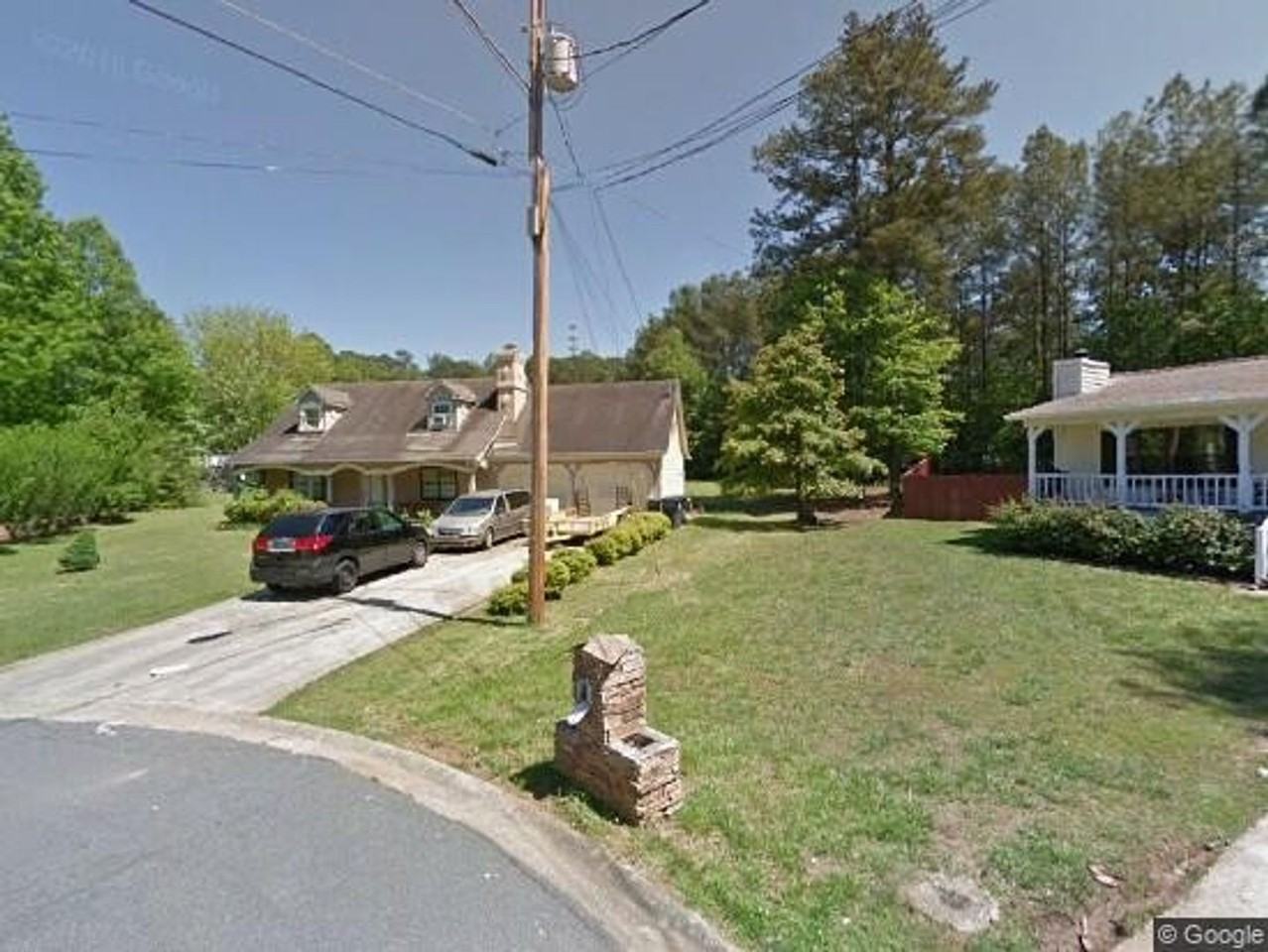 2425 Justin Dr Sw - Photo 2 of 16