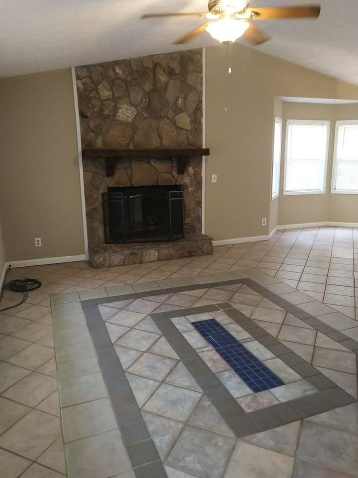 2425 Justin Dr Sw - Photo 3 of 16