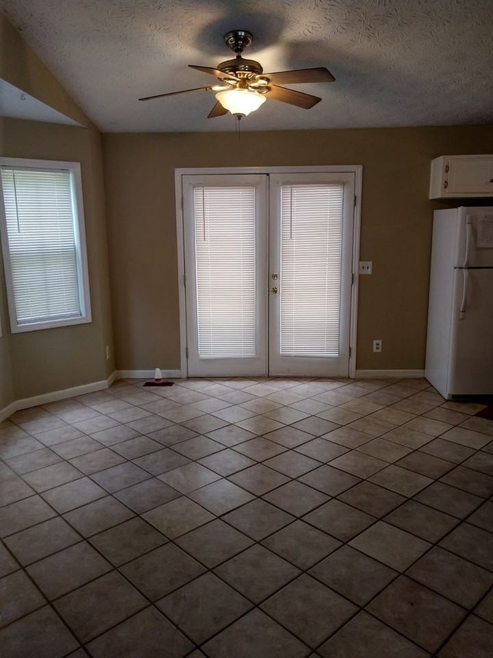 2425 Justin Dr Sw - Photo 4 of 16