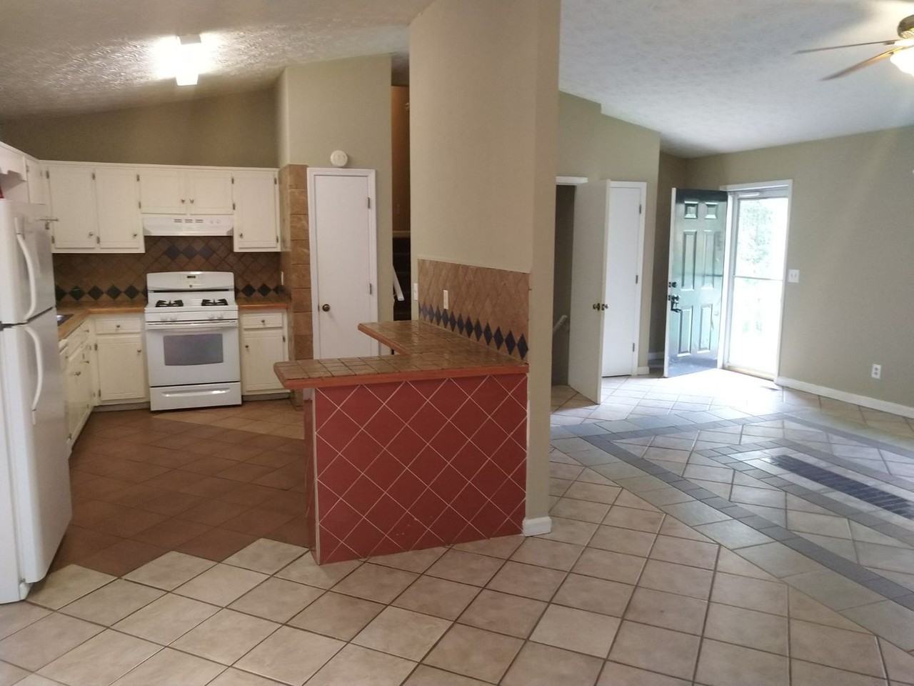 2425 Justin Dr Sw - Photo 6 of 16