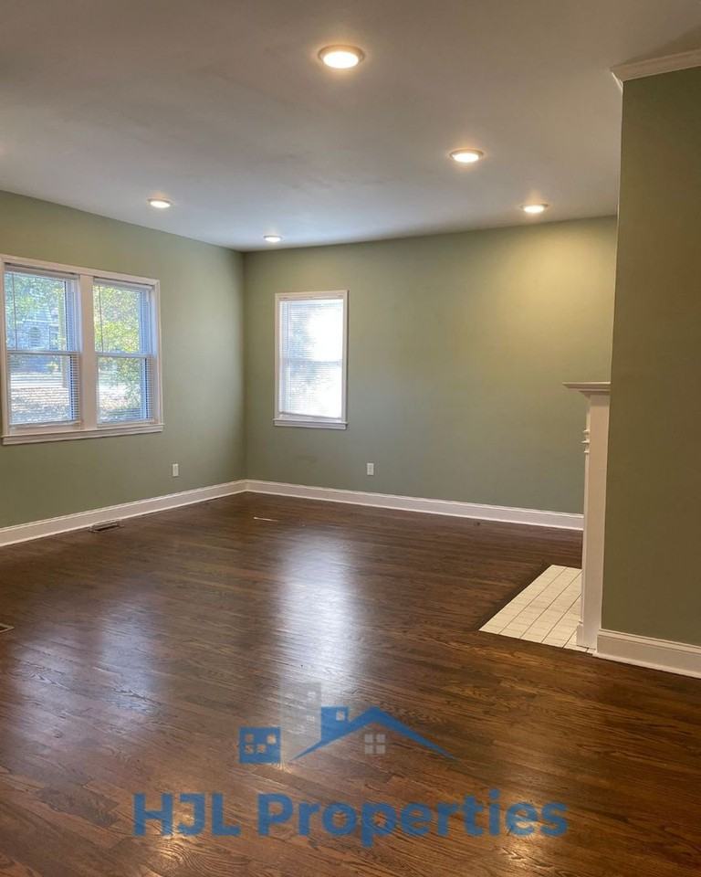 100 Fairway Dr - Photo 2 of 11