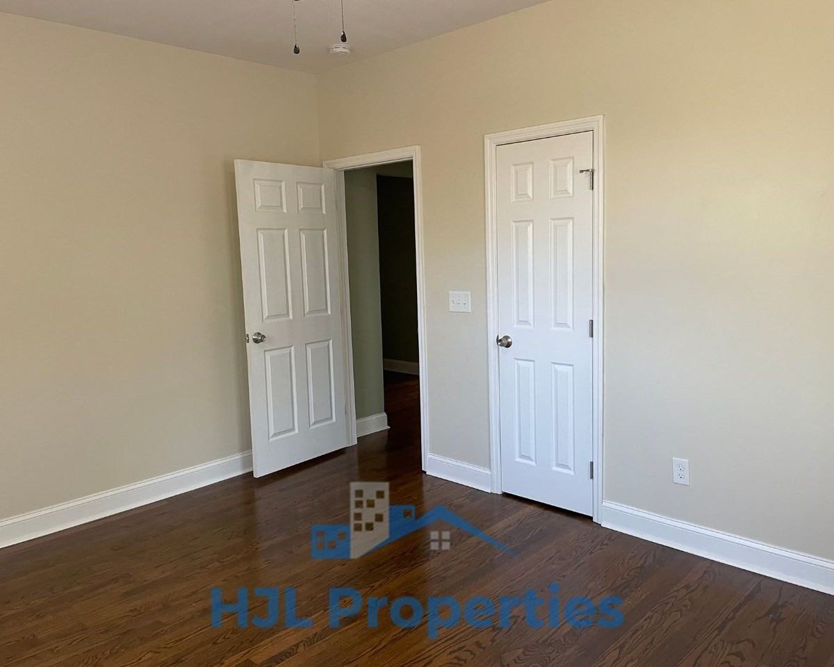 100 Fairway Dr - Photo 7 of 11