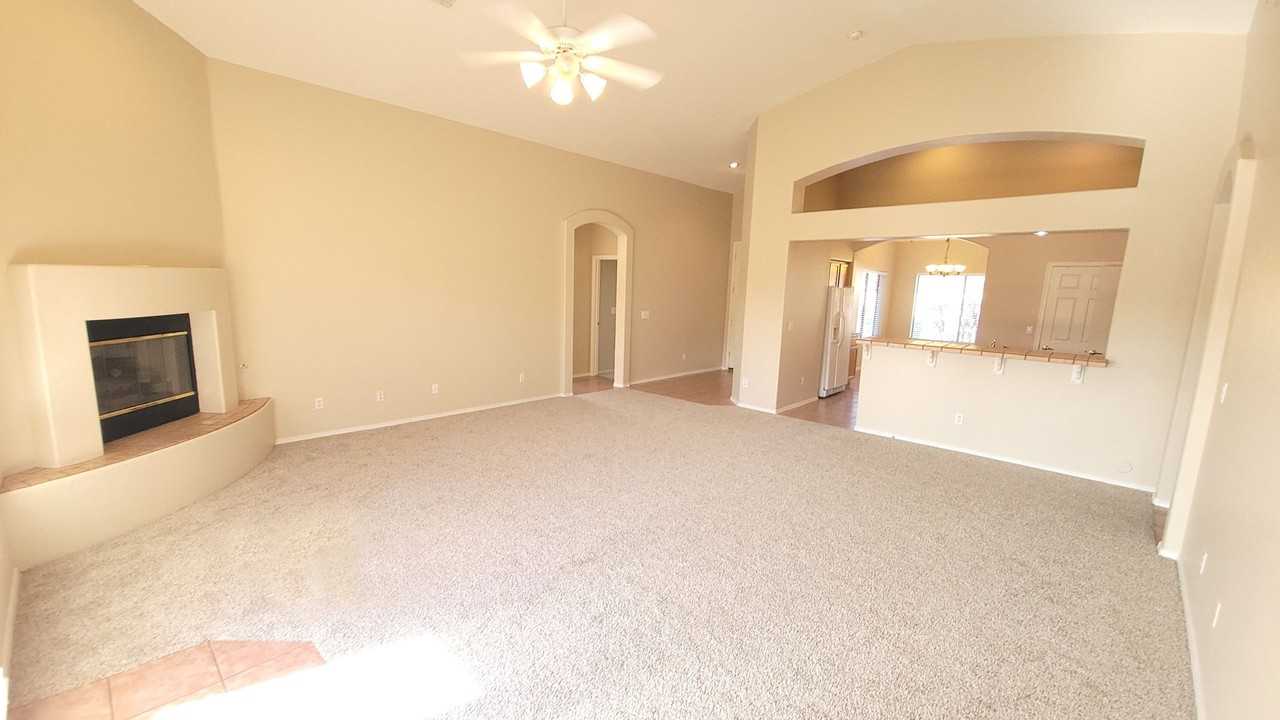 915 E Hearn Rd - Photo 4 of 24